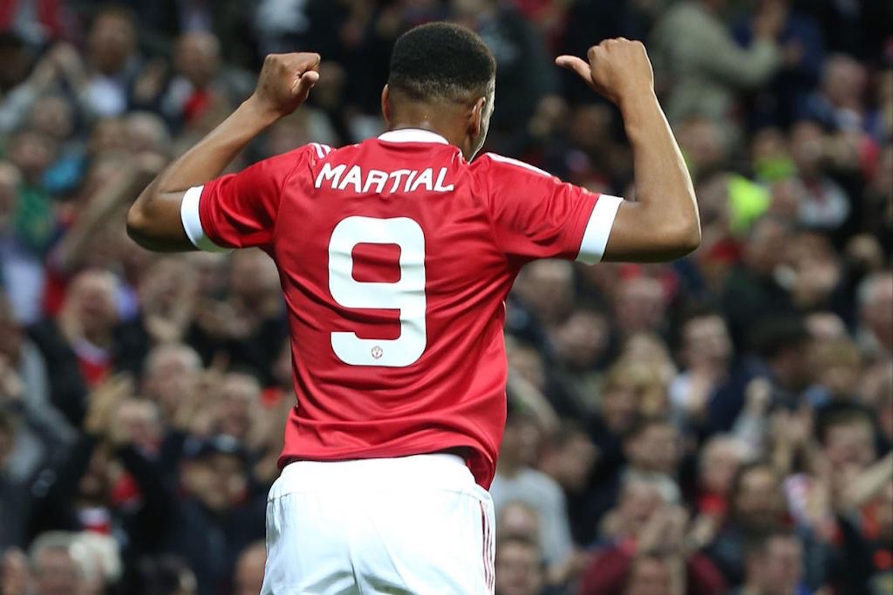 Martial contro Ibra per il numero 9: non solo prestigio, è anche questione  di soldi | Calcio e Finanza
