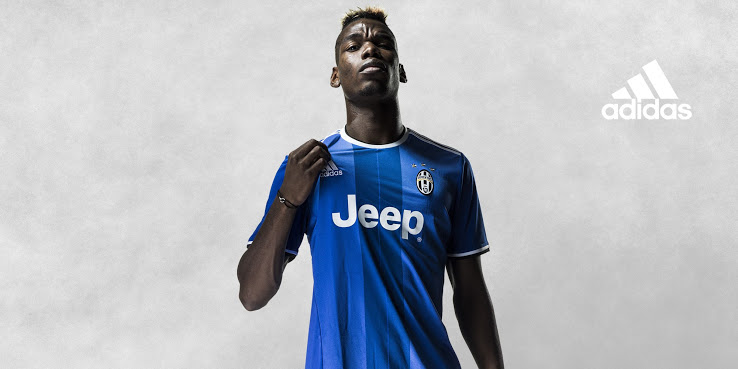 Paul Pogba indossa la seconda maglia della Juventus 2016-2017