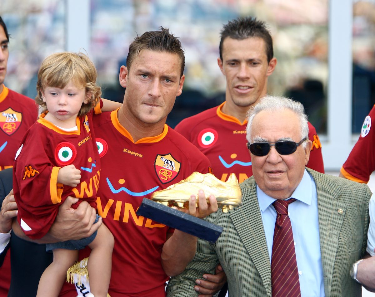 Premio del presidente UEFA, Ceferin lo assegna a Francesco Totti | Calcio e  Finanza