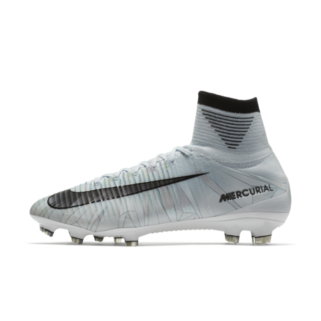 Nike presenta le nuove scarpe di CR7: sono dedicate al suo arrivo a Madrid  | Calcio e Finanza