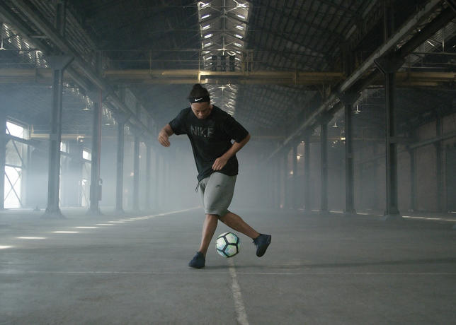 Nike lancia la “10R CITY collection” per il calcetto e celebra Ronaldinho |  Calcio e Finanza