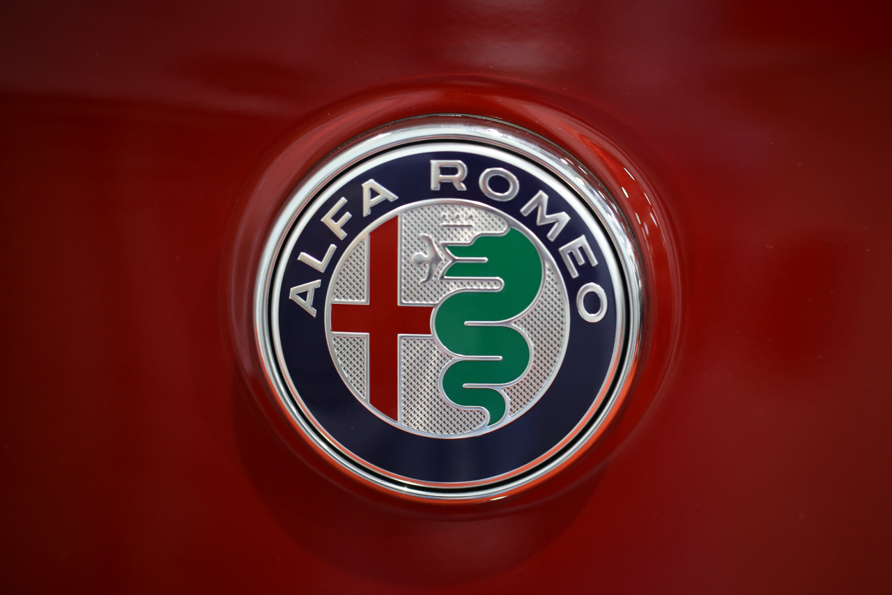Il logo dell'Alfa Romeo (foto: https://depositphotos.com)