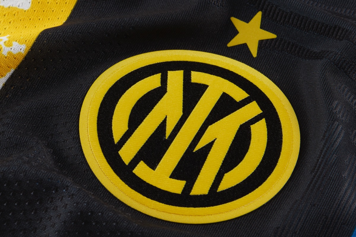 L'Inter lancia la quarta maglia e la collezione I M con il nuovo logo |  Calcio e Finanza