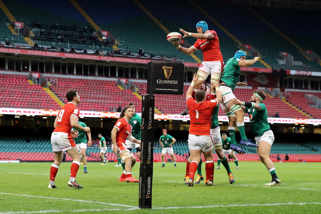 Rugby, problemi per Galles e Irlanda: nello scontro diretto vietate maglie  rosse e verdi | Calcio e Finanza