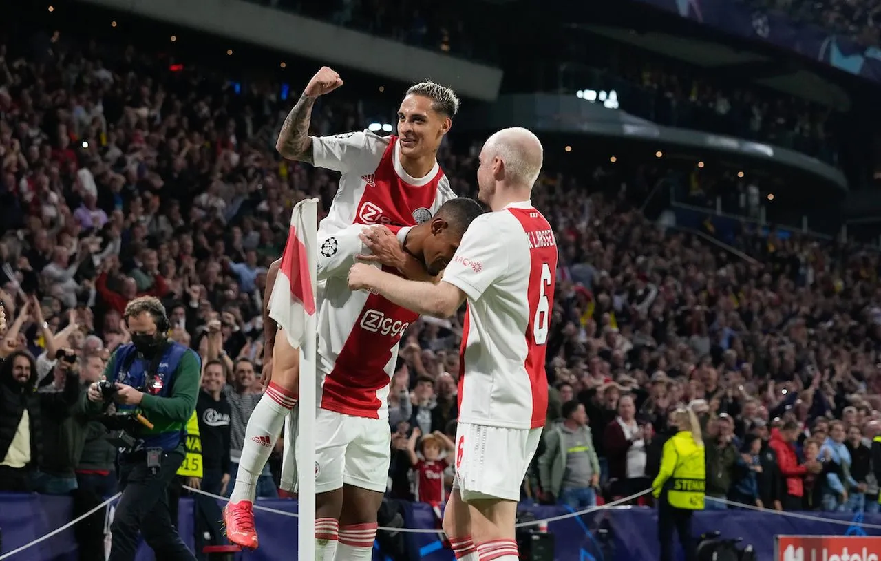 Champions League, Ajax-Benfica in streaming: dove vedere la gara in diretta