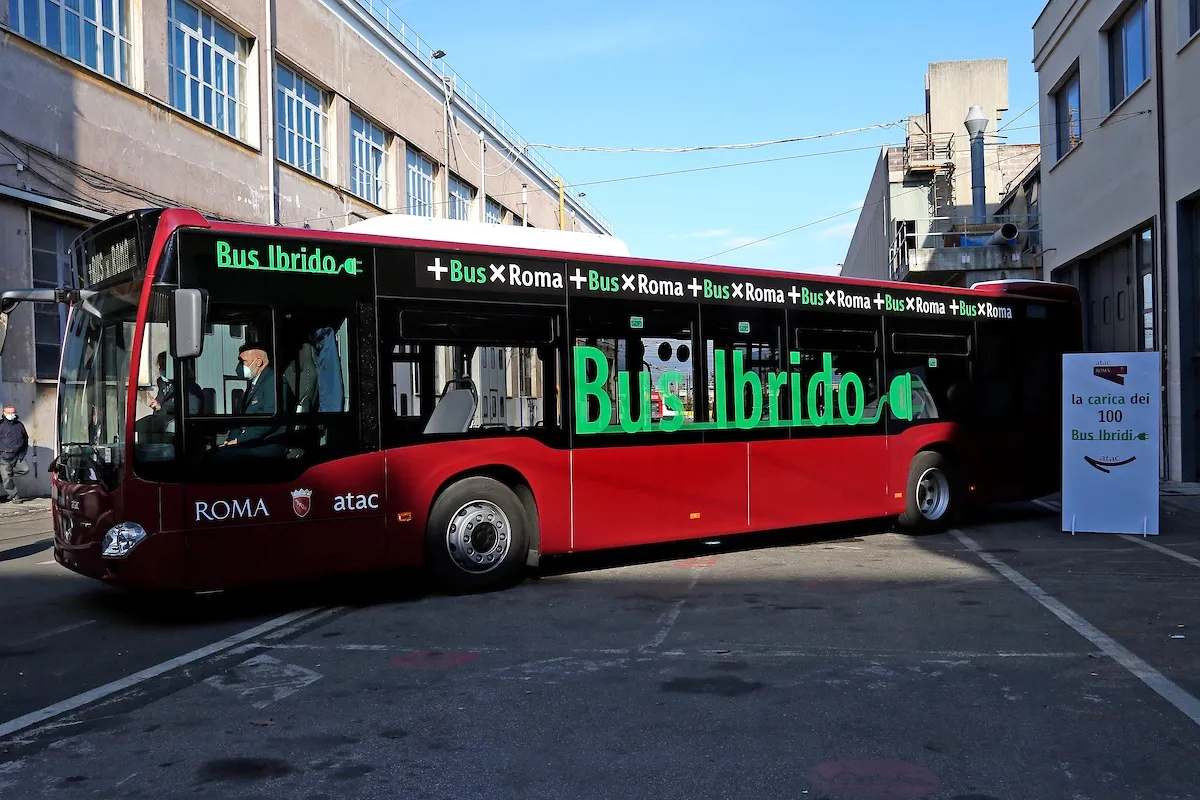 A new fleet of hybrid public buses presented in Rome