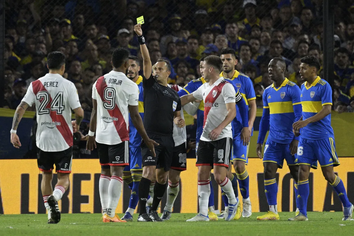 78997674-B7BC-4879-9B4E-3D285FD25EE2