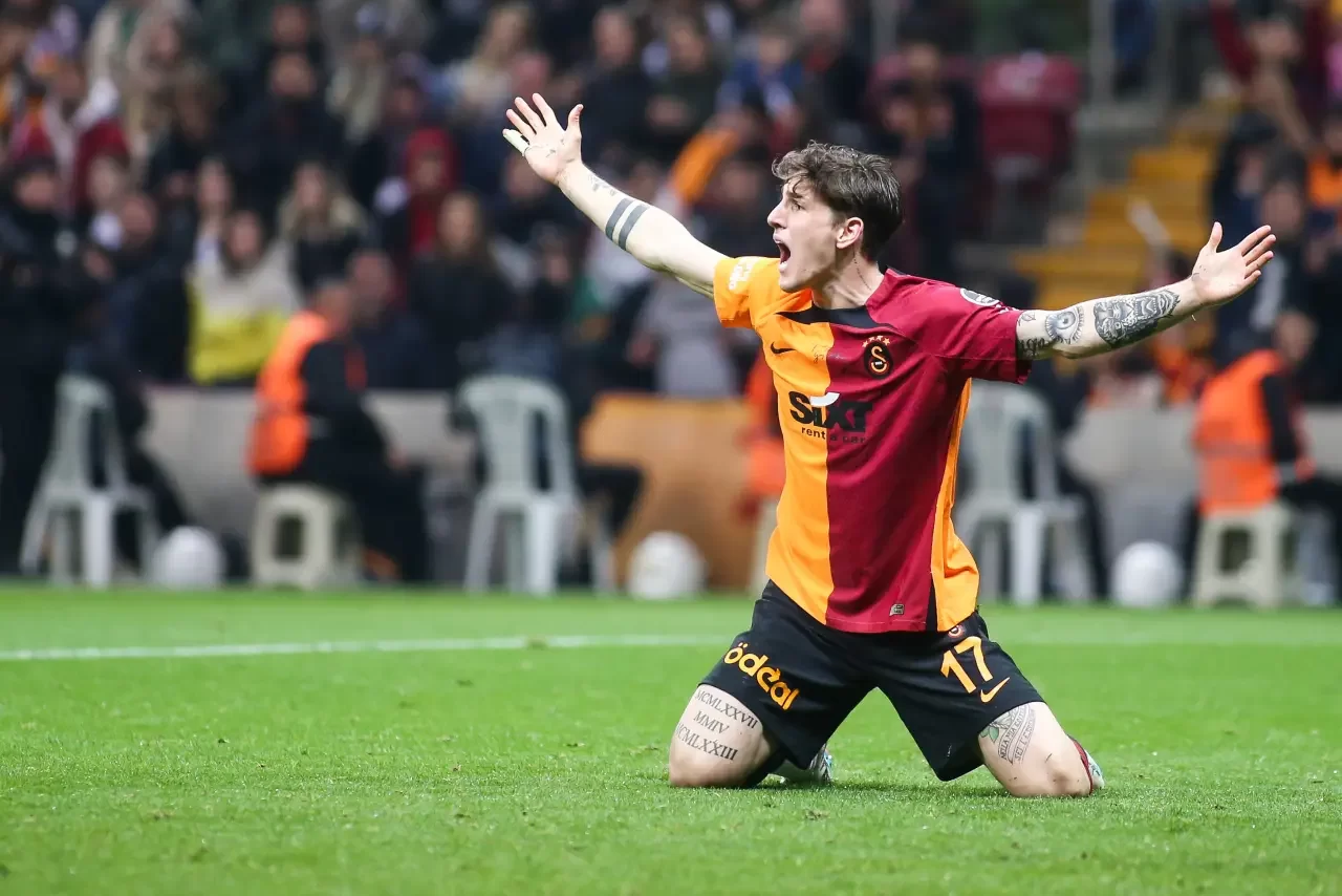 Zaniolo rosso Galatasaray