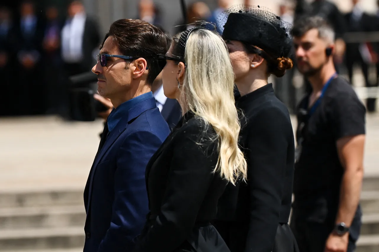 Berlusconi divisione eredità