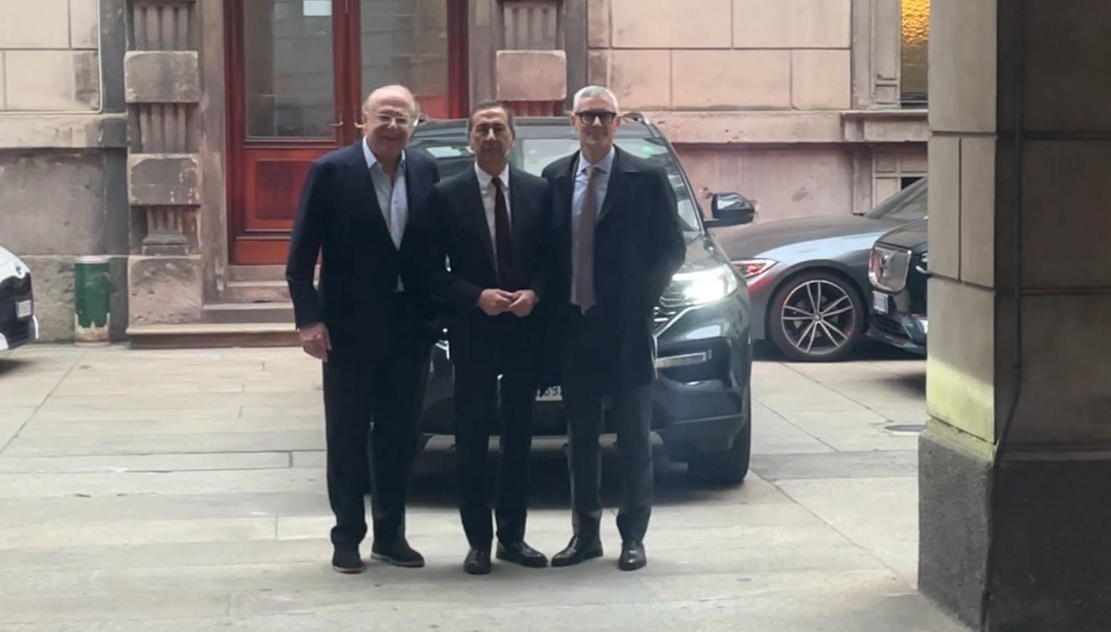 d879a25c-4854-48da-a9c9-054dfbc860ee