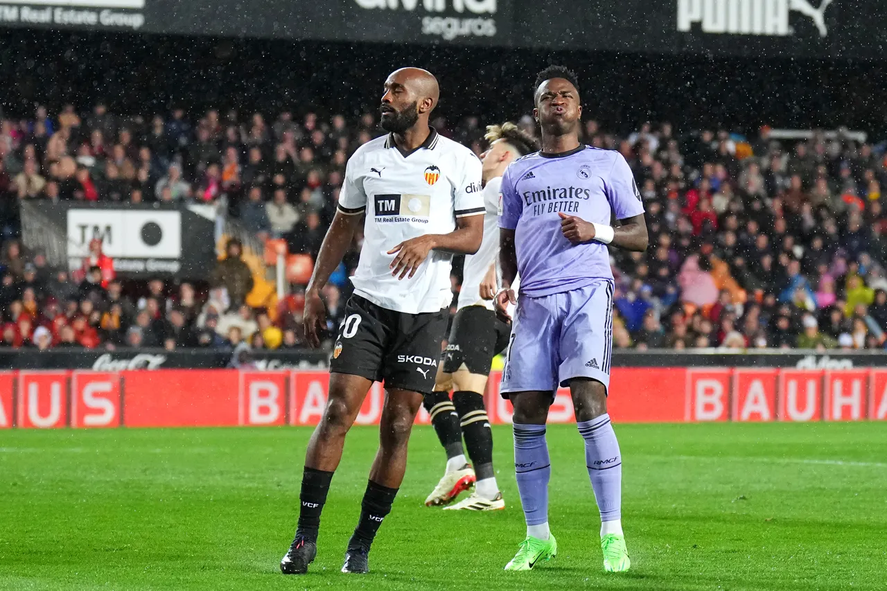 valencia-cf-v-real-madrid-cf-laliga-ea-sports (1)