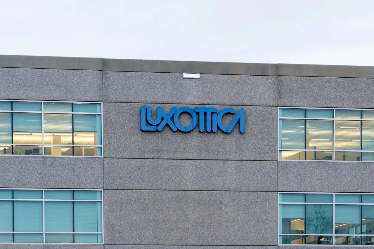 Delfin bocciatura dividendo