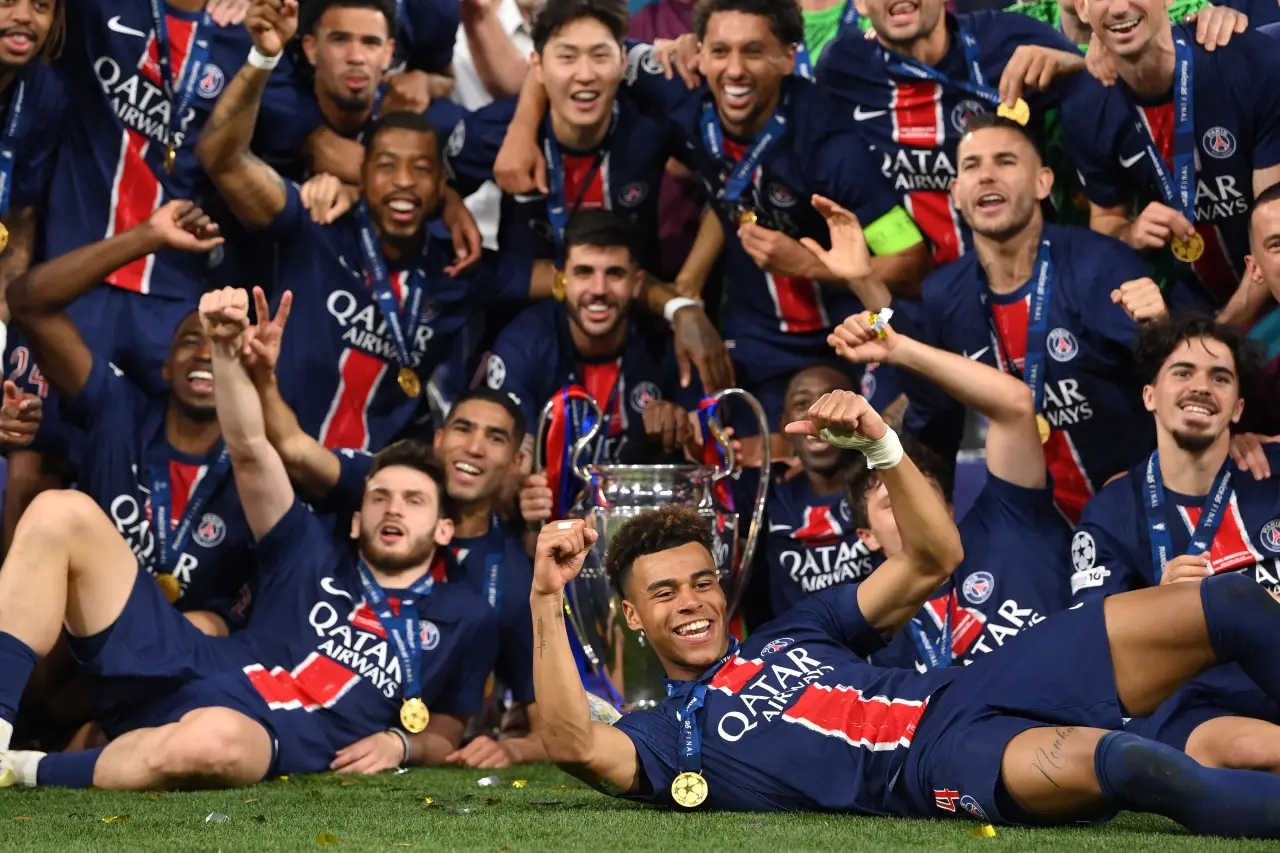 Champions esordio campioni