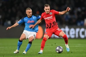 Napoli Eintracht campo neutro