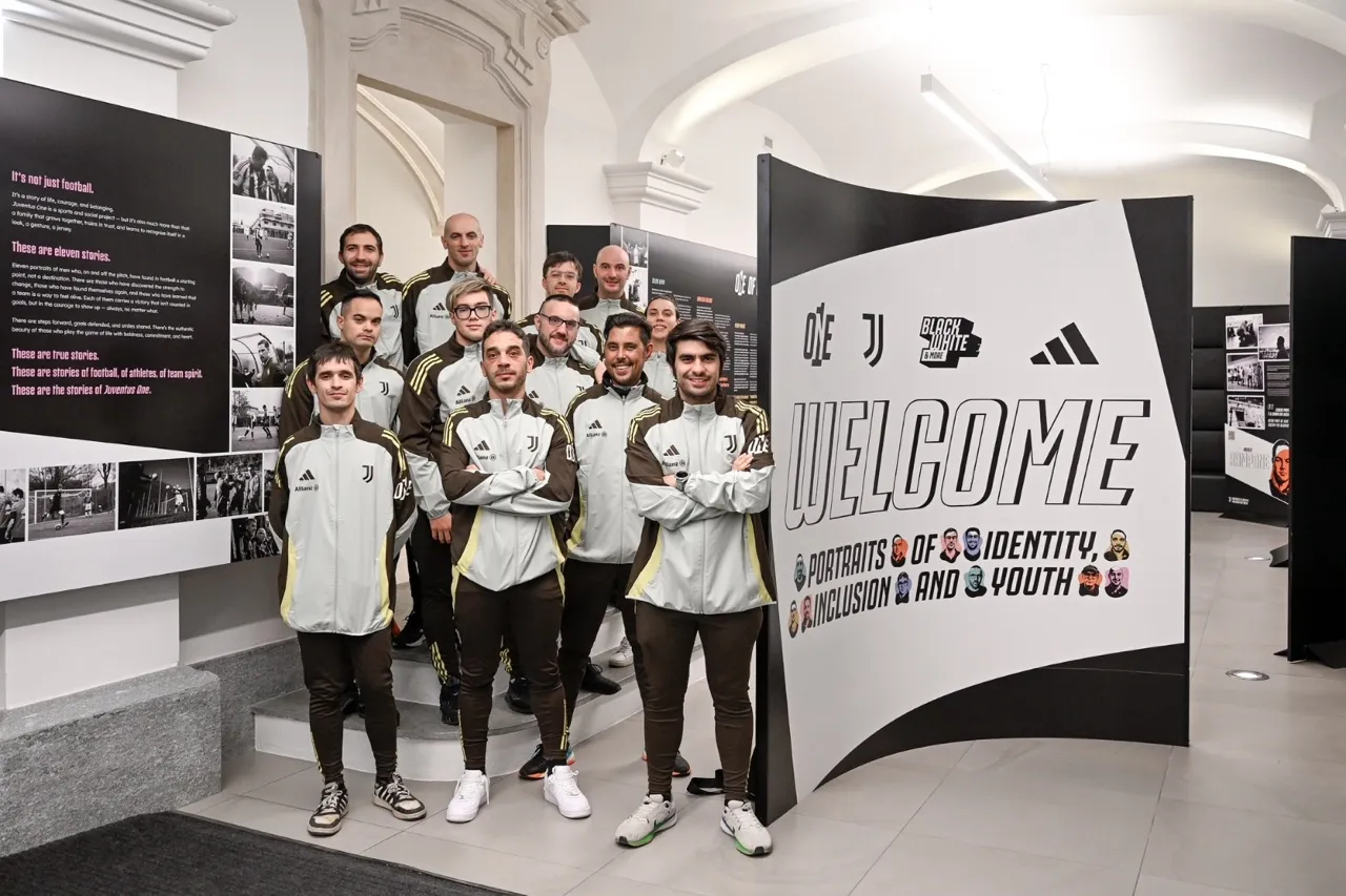 juve mostra squadra paralimpica