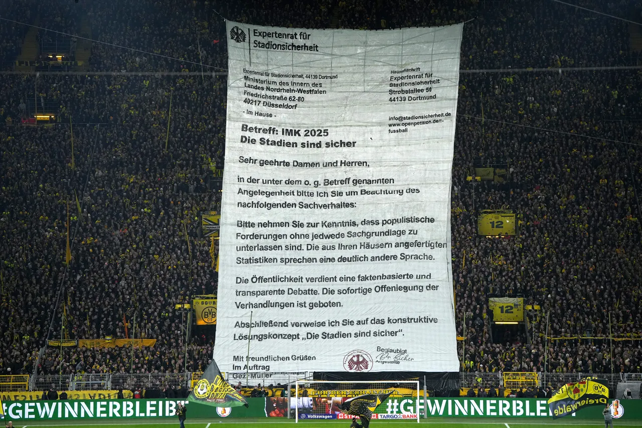 protesta tifosi borussia dortmund