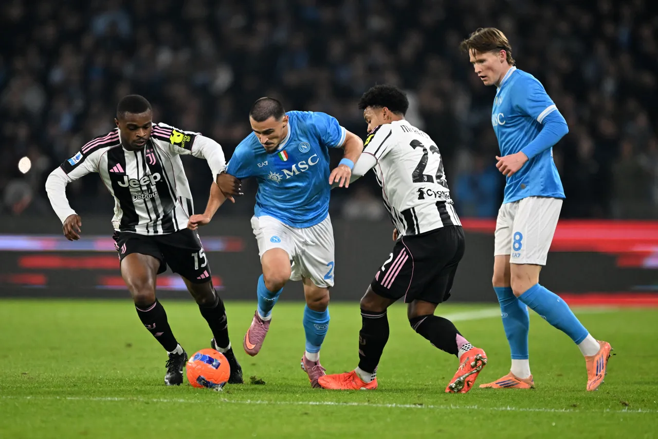 ssc-napoli-v-juventus-fc-serie-a (4)