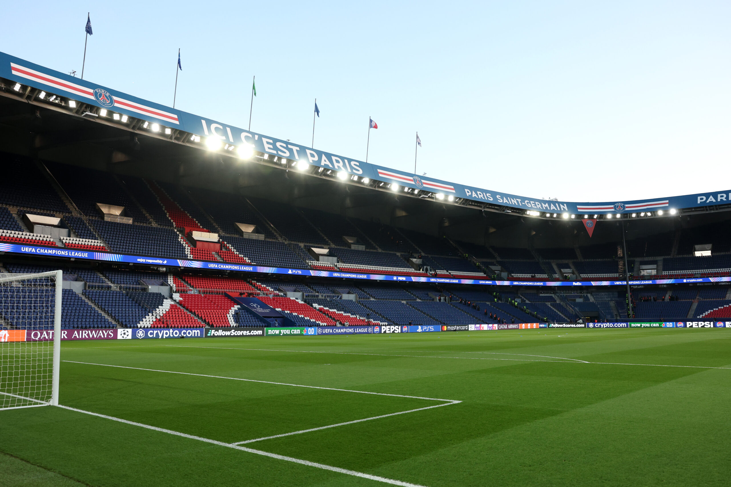 Paris Saint-Germain v Liverpool FC - UEFA Champions League 2024/25 Round of 16 First Leg