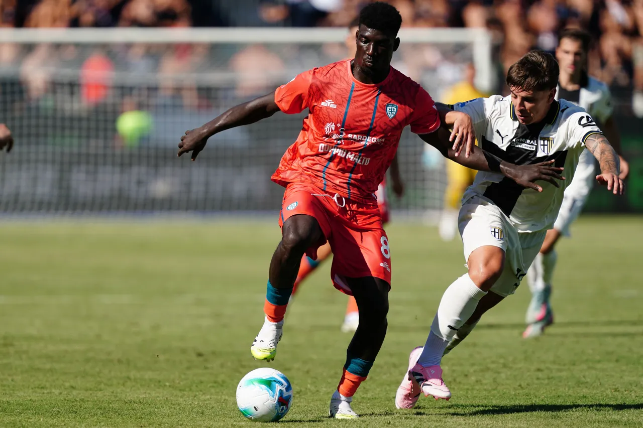 cagliari-calcio-v-parma-calcio-1913-serie-a