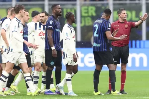 Inter furiosa con arbitro