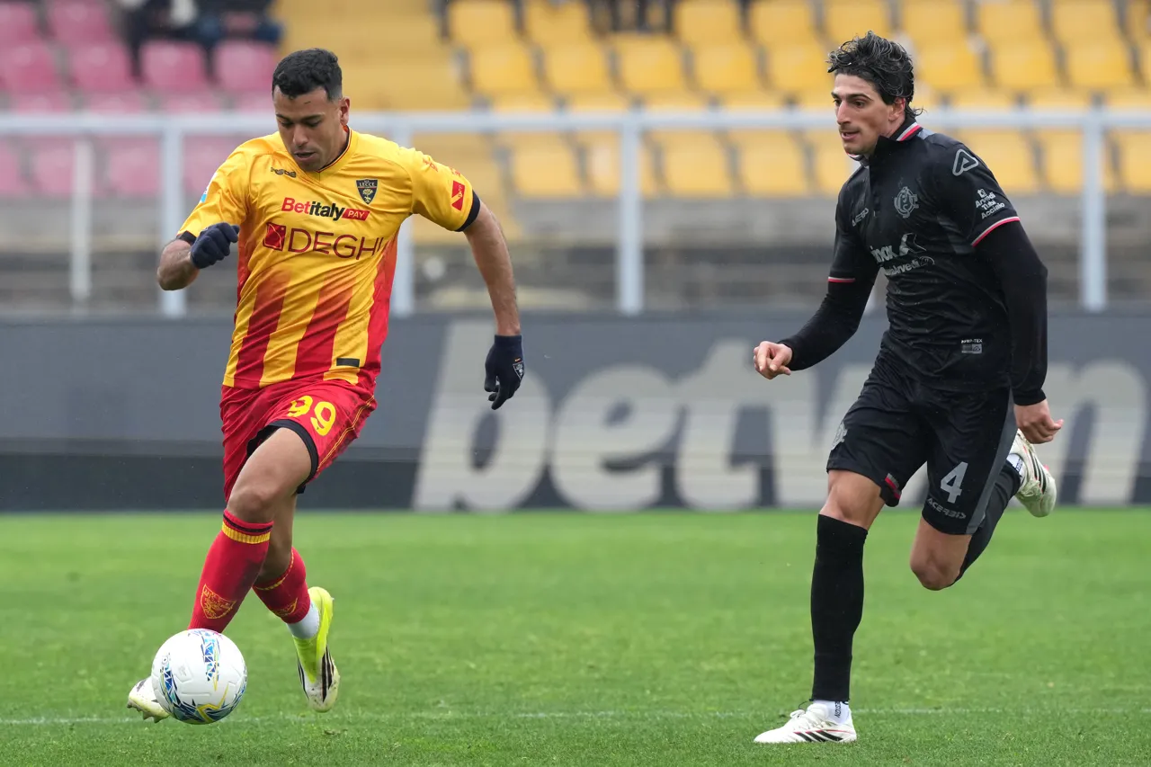 us-lecce-v-us-cremonese-serie-a