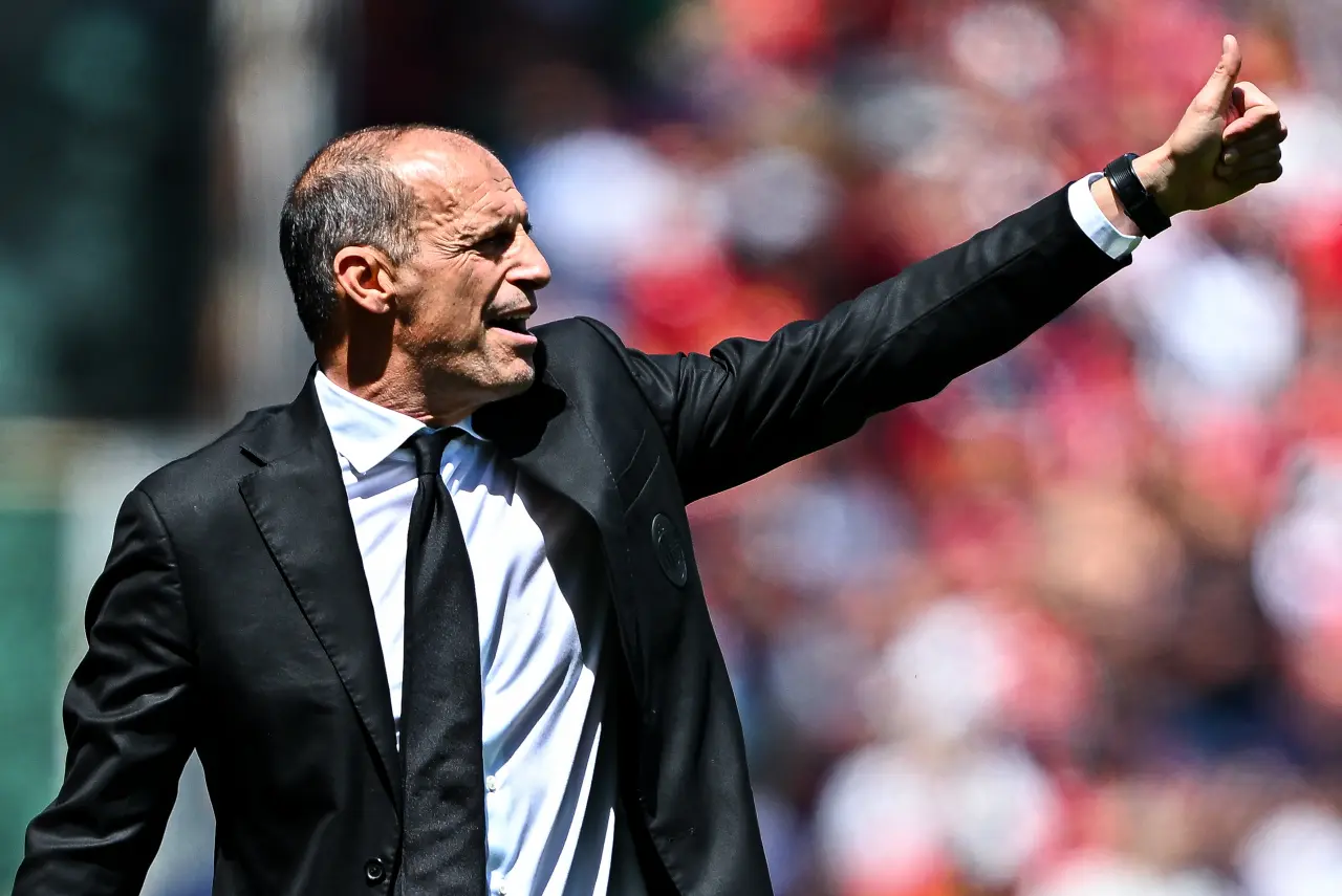 Allegri stipendio Napoli